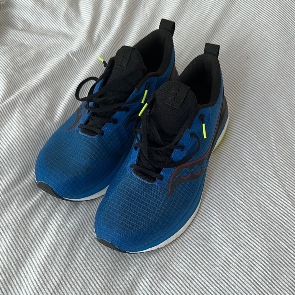 Saucony Blue and Black Athletic Shoes with Breathable Mesh